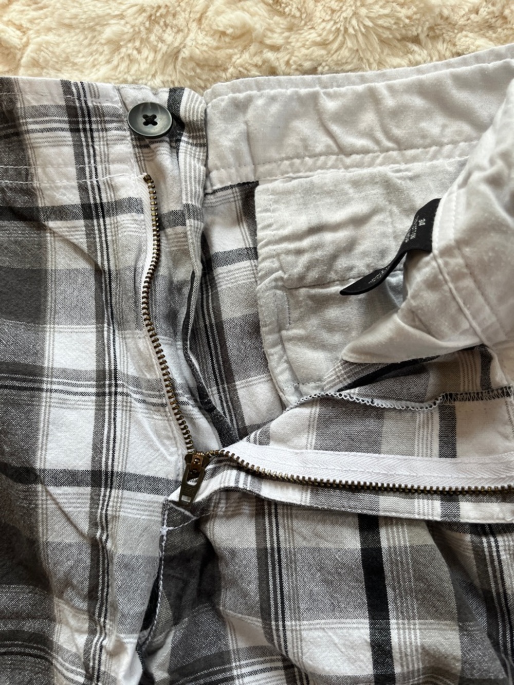 jf j.ferrar Men's Black & White Plaid Flat Front Shorts - Picture 4 of 6